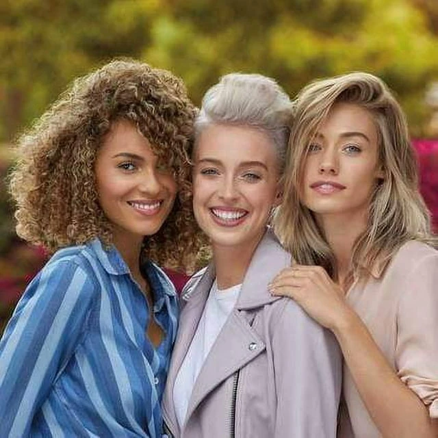 CLAIROL - Shimmer Lights Violet Toning Mask 6 CLAIROL - Shimmer Lights Violet Toning Mask - Image 6