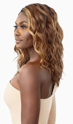OUTRE - LACE FRONT WIG LAYLYN HT -Zoe Beauty Supply Shop QLLAY Laylyn DRFF Honey Brown Left