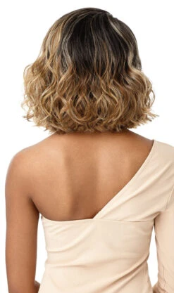 OUTRE - LACE FRONT WIG MELTED HAIRLINE SUVI HT -Zoe Beauty Supply Shop QLMHSUV Suvi DR Creamy Truffle Back