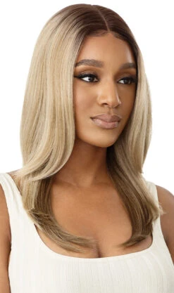 OUTRE - LACE FRONT SLEEKLAY PART LILIBETH WIG -Zoe Beauty Supply Shop QLSLP Lilibeth DR4 BL Sandy Blonde Right